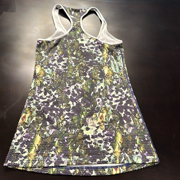 Lululemon Sz 6 tank EUC - Picture 2 of 3